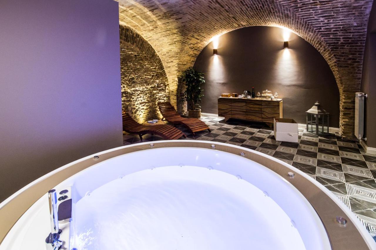 Marie Claire & Aparthotel
